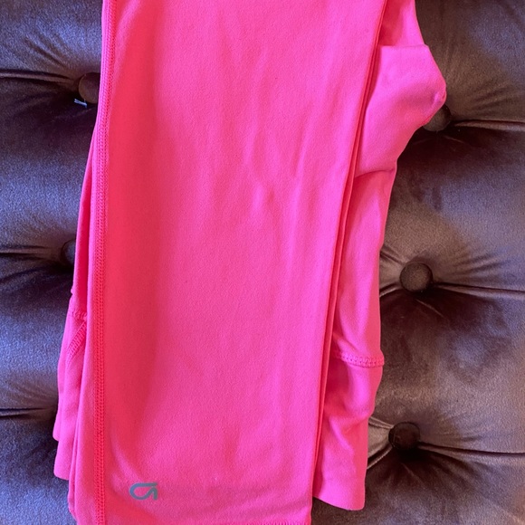 Gap Capri work out pants. - Picture 2 of 6